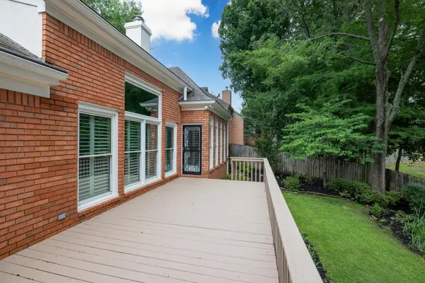 7614 FAIRWAY FOREST DR, Cordova, TN 38016