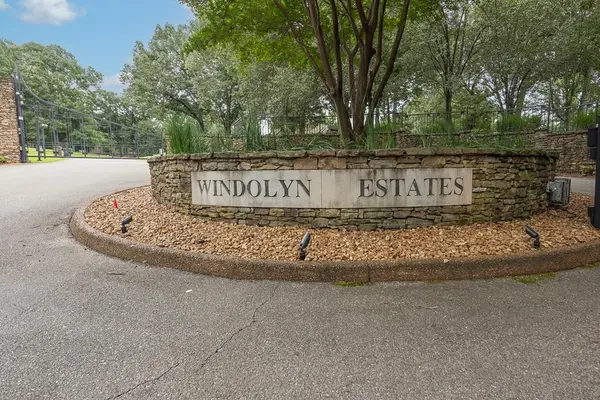 8492 WINDOLYN CIR, Bartlett, TN 38133