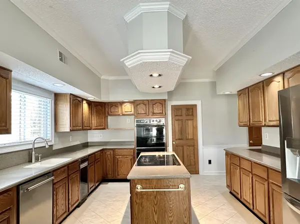 2247 OTTERBURN LN, Germantown, TN 38139