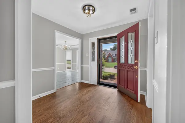 2668 MORNING WOODS DR, Cordova, TN 38016