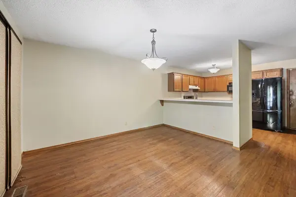 819 N Pine Grove St, Wichita, KS 67212-6641