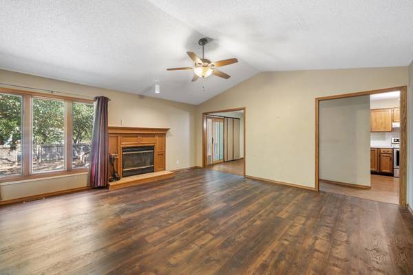 819 N Pine Grove St, Wichita, KS 67212-6641