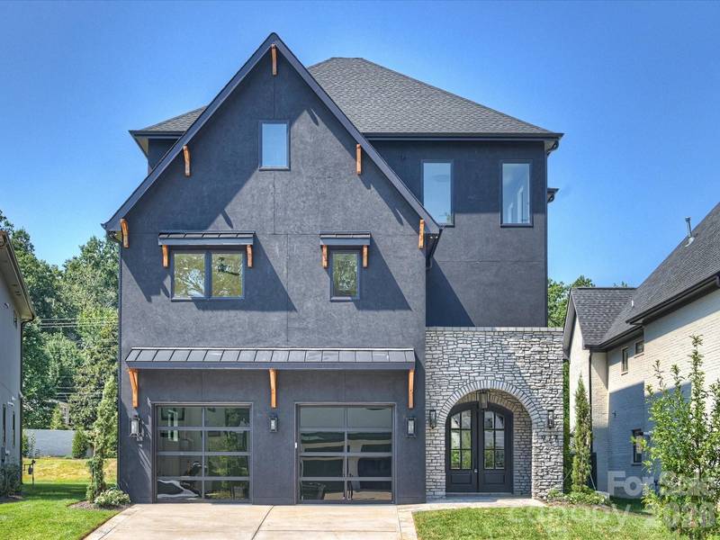 927 Laurel Creek LN, Charlotte, NC 28211