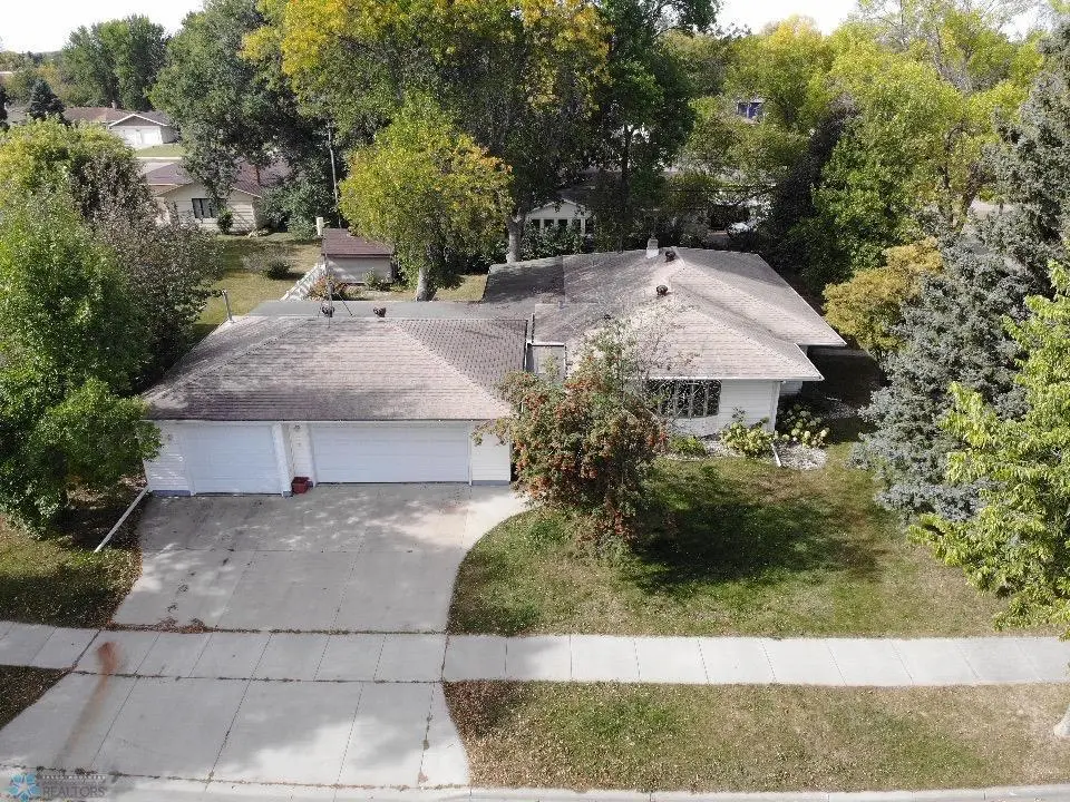 401 Johnson PL, Crookston, MN 56716