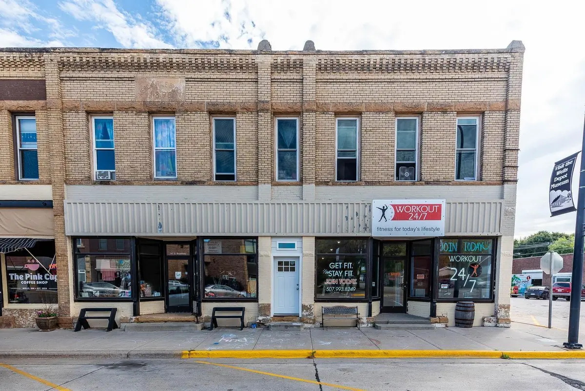 147 S Broadway, Wells, MN 56097