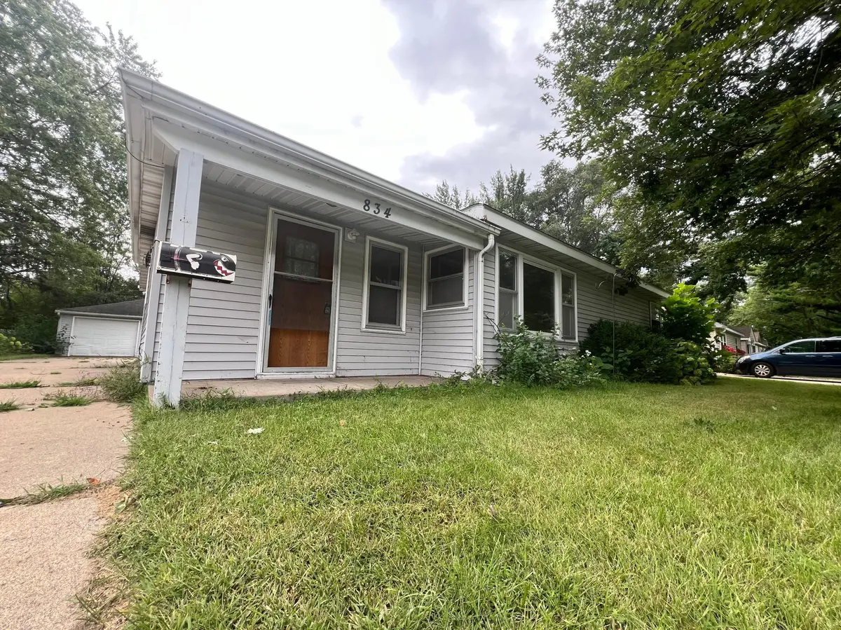 834 Brisbin ST, Anoka, MN 55303
