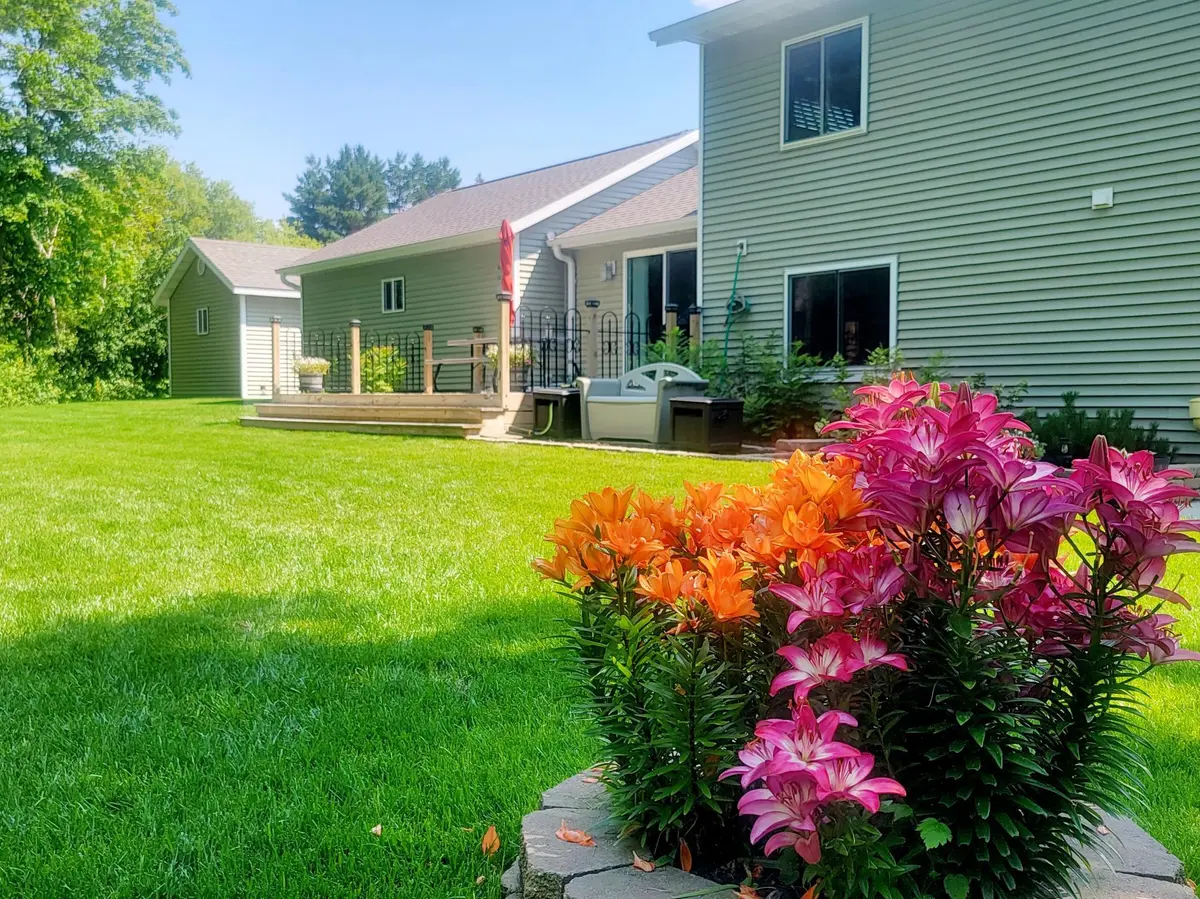 409 Hummingbird LN, New York Mills, MN 56567