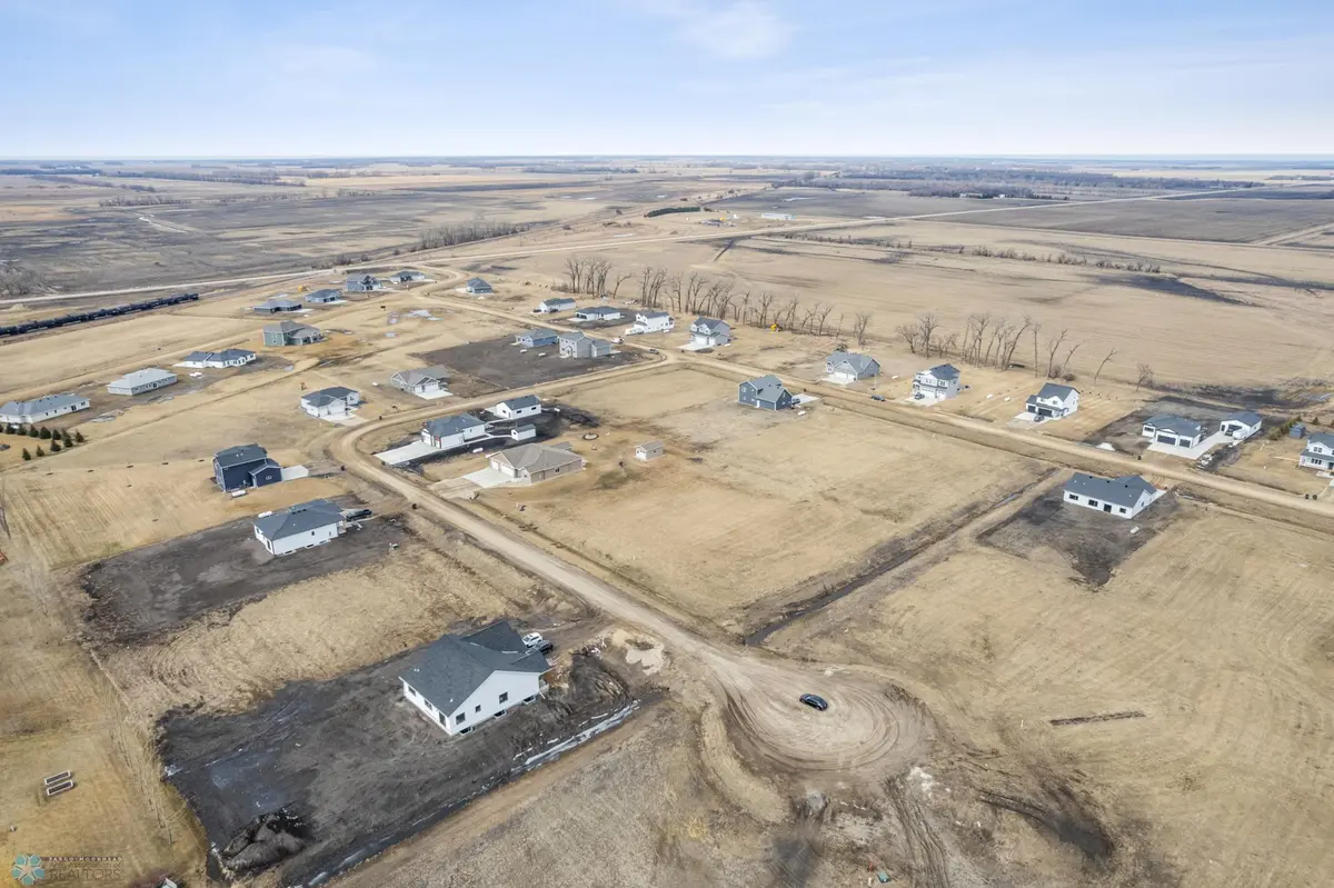 205 Laverne LN, Colfax, ND 58018