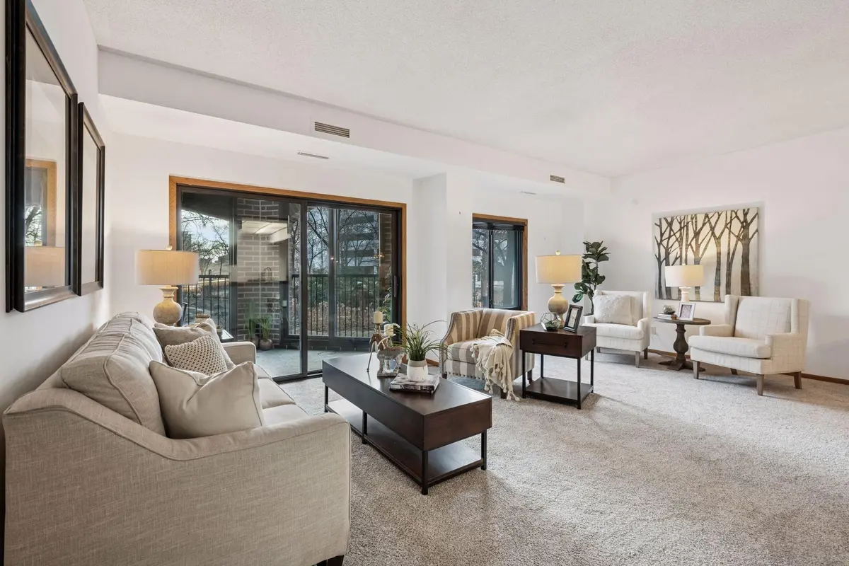 1235 Yale PL #207, Minneapolis, MN 55403