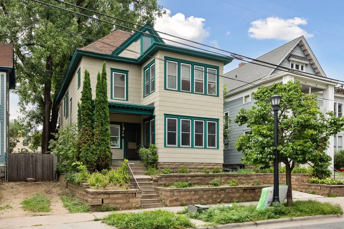 904 W 22nd ST, Minneapolis, MN 55405