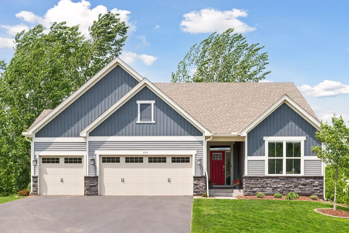 606 Blue Heron CIR, Jordan, MN 55352