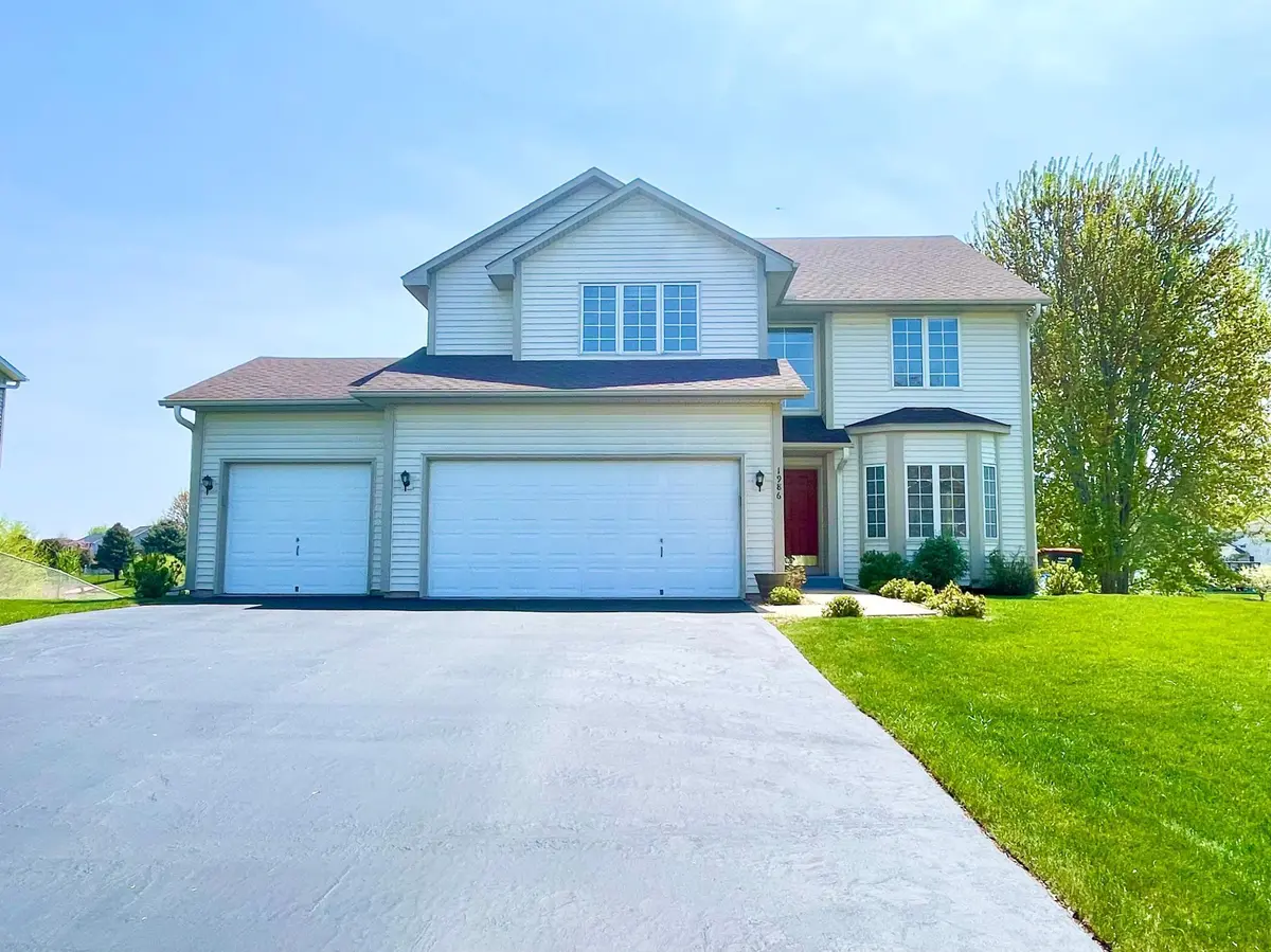 1986 Mathias RD, Shakopee, MN 55379