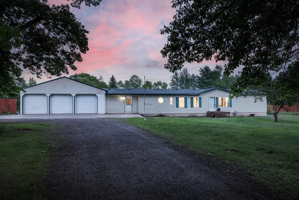24725 6th ST NE, Isanti, MN 55040