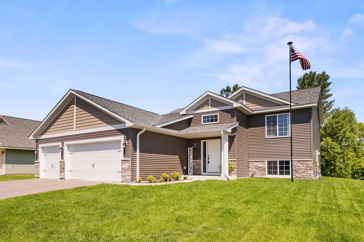 970 Acacia DR S, Annandale, MN 55302