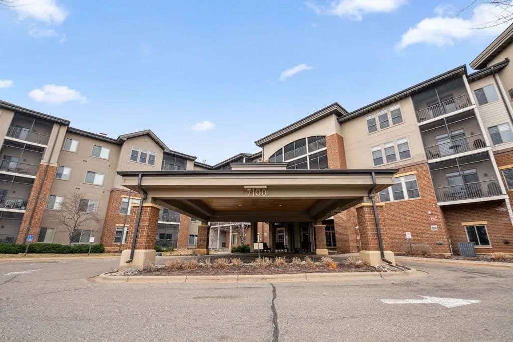 7100 Metro Boulevard #210, Edina, MN 55439