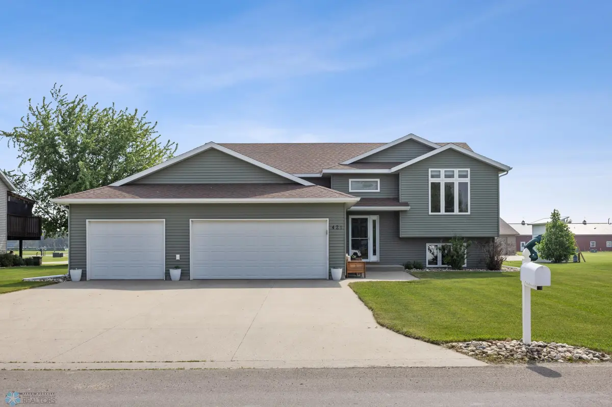 421 2nd AVE S, Kindred, ND 58051