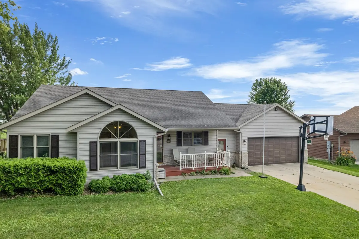 175 Nicholas DR, Lewiston, MN 55952