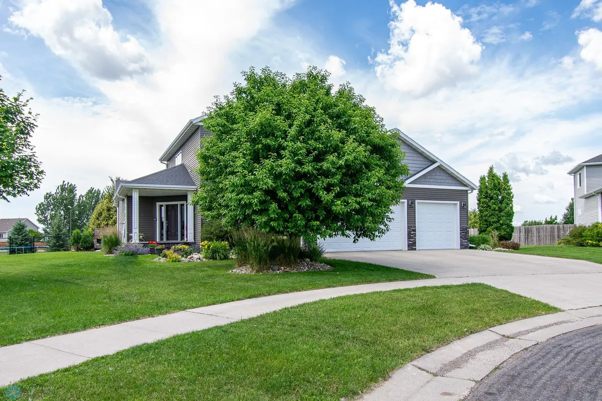 3827 15th ST S, Moorhead, MN 56560