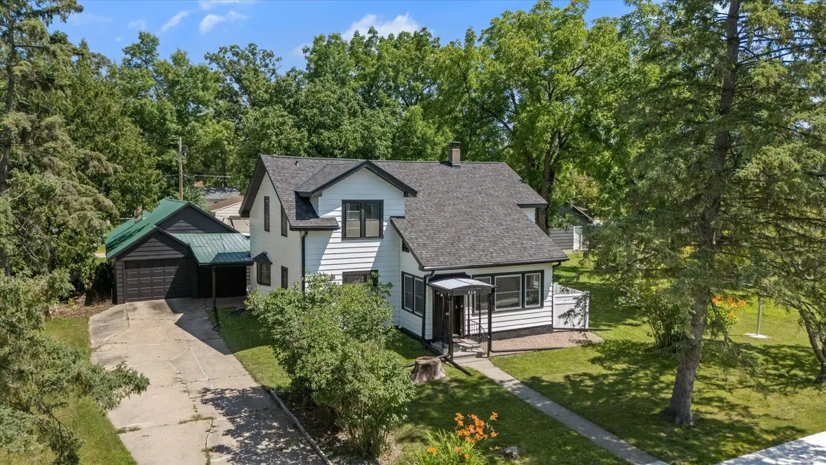 516 NE 3rd AVE, Grand Rapids, MN 55744