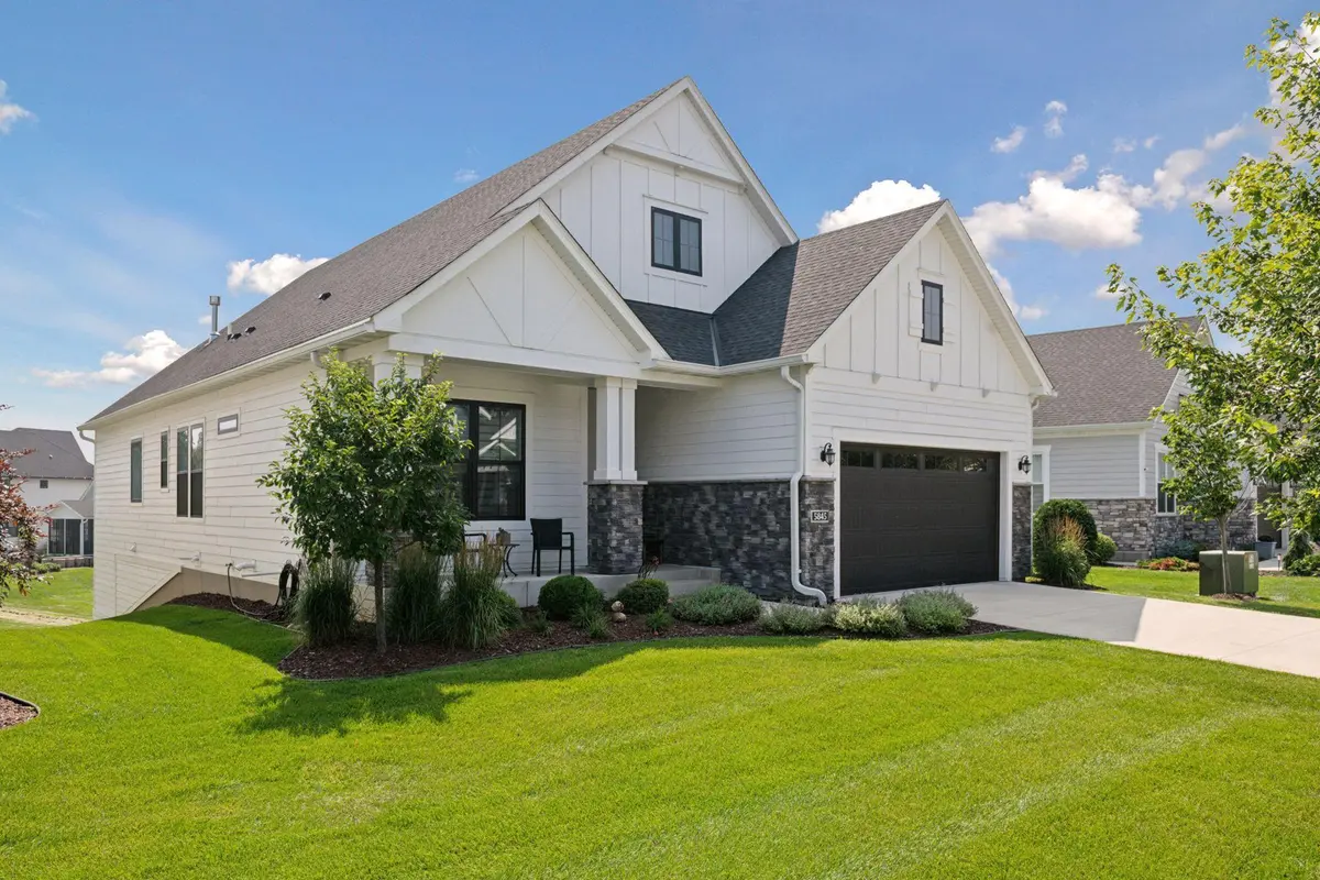 5845 Ayrshire LN, Shorewood, MN 55331