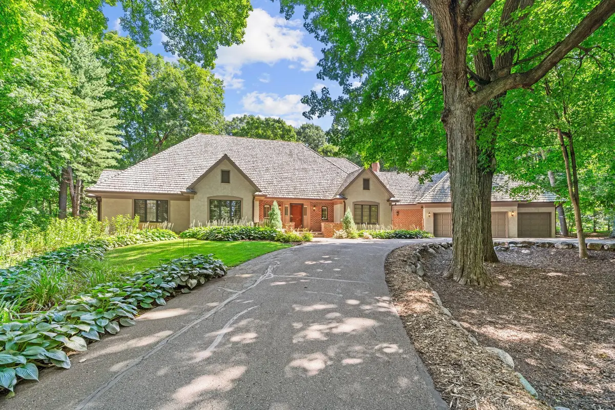 340 Ridge CIR, Medina, MN 55391
