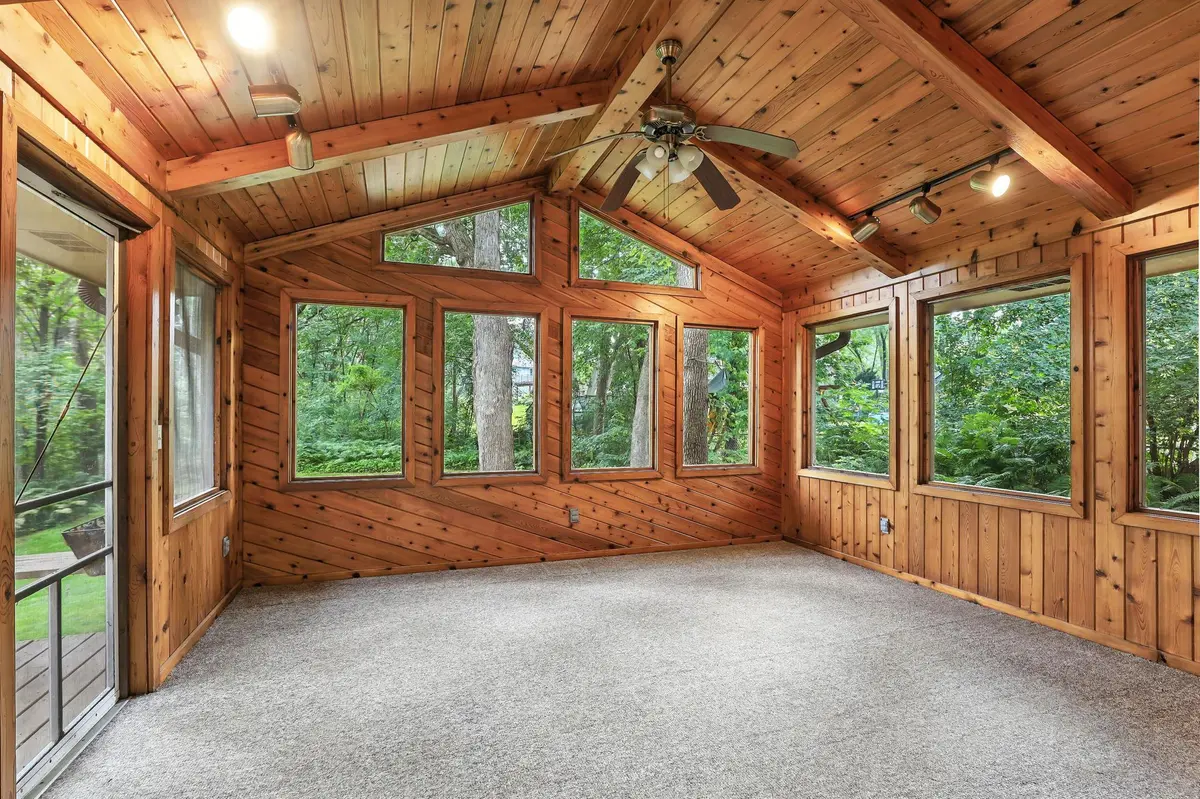 1254 Balsam TRL E, Eagan, MN 55123