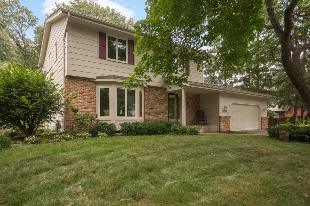 13629 Krestwood DR, Burnsville, MN 55337