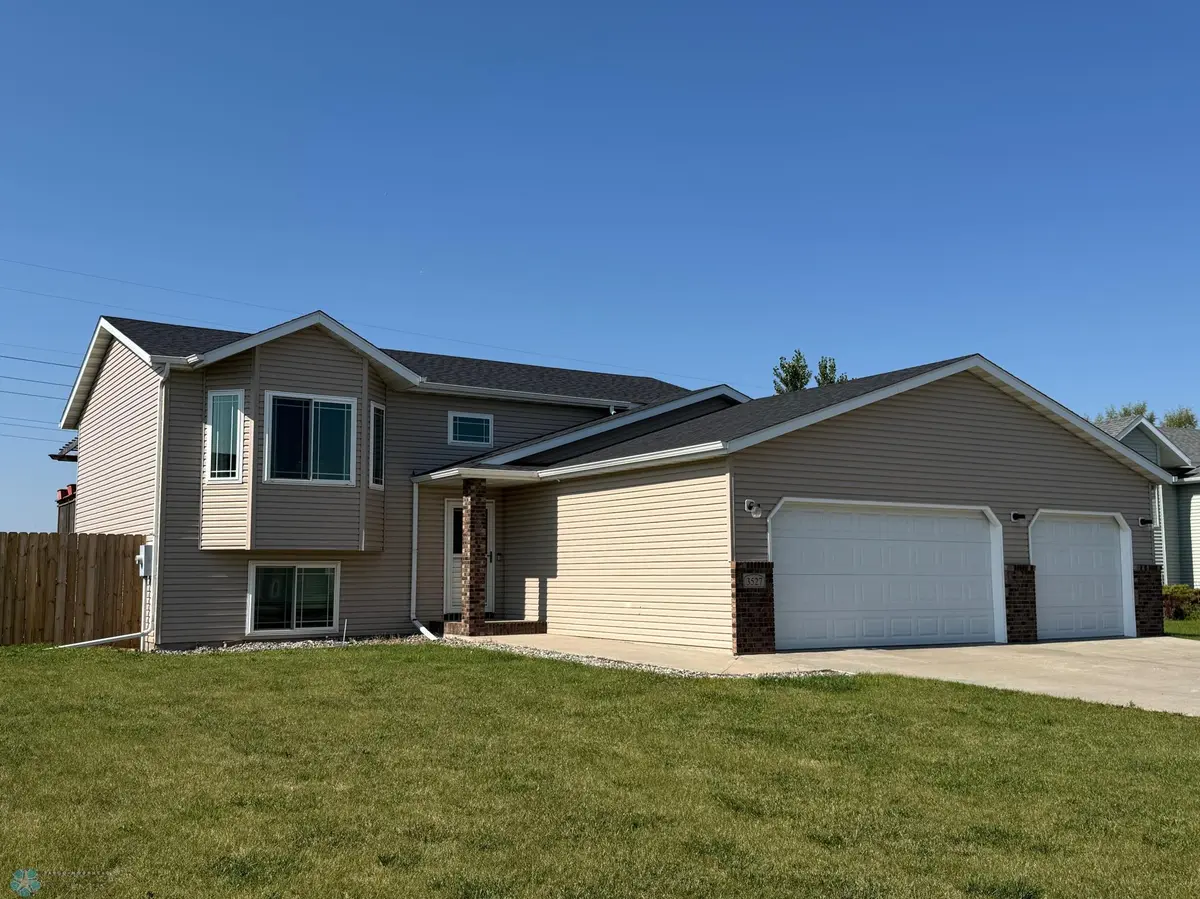 3527 Lincoln ST S, Fargo, ND 58104