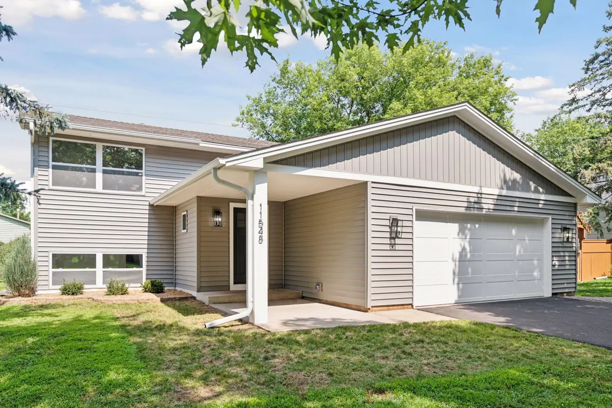 11548 Oregon AVE N, Champlin, MN 55316