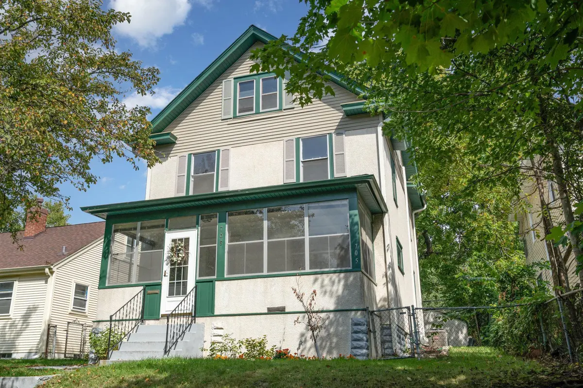 705 Como AVE, Saint Paul, MN 55103