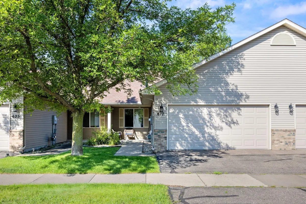 617 Meadow LN, Norwood Young America, MN 55397