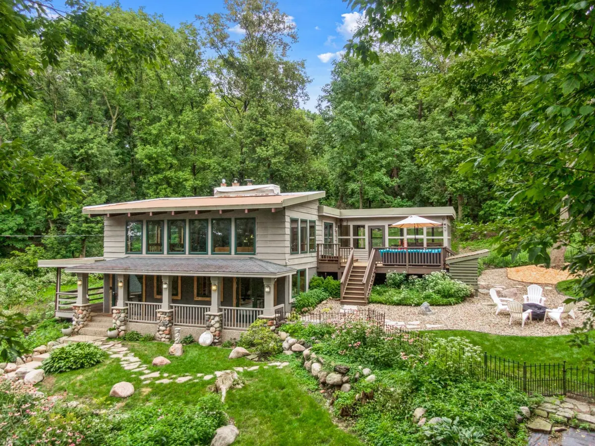 1330 Wachtler AVE, Mendota Heights, MN 55118