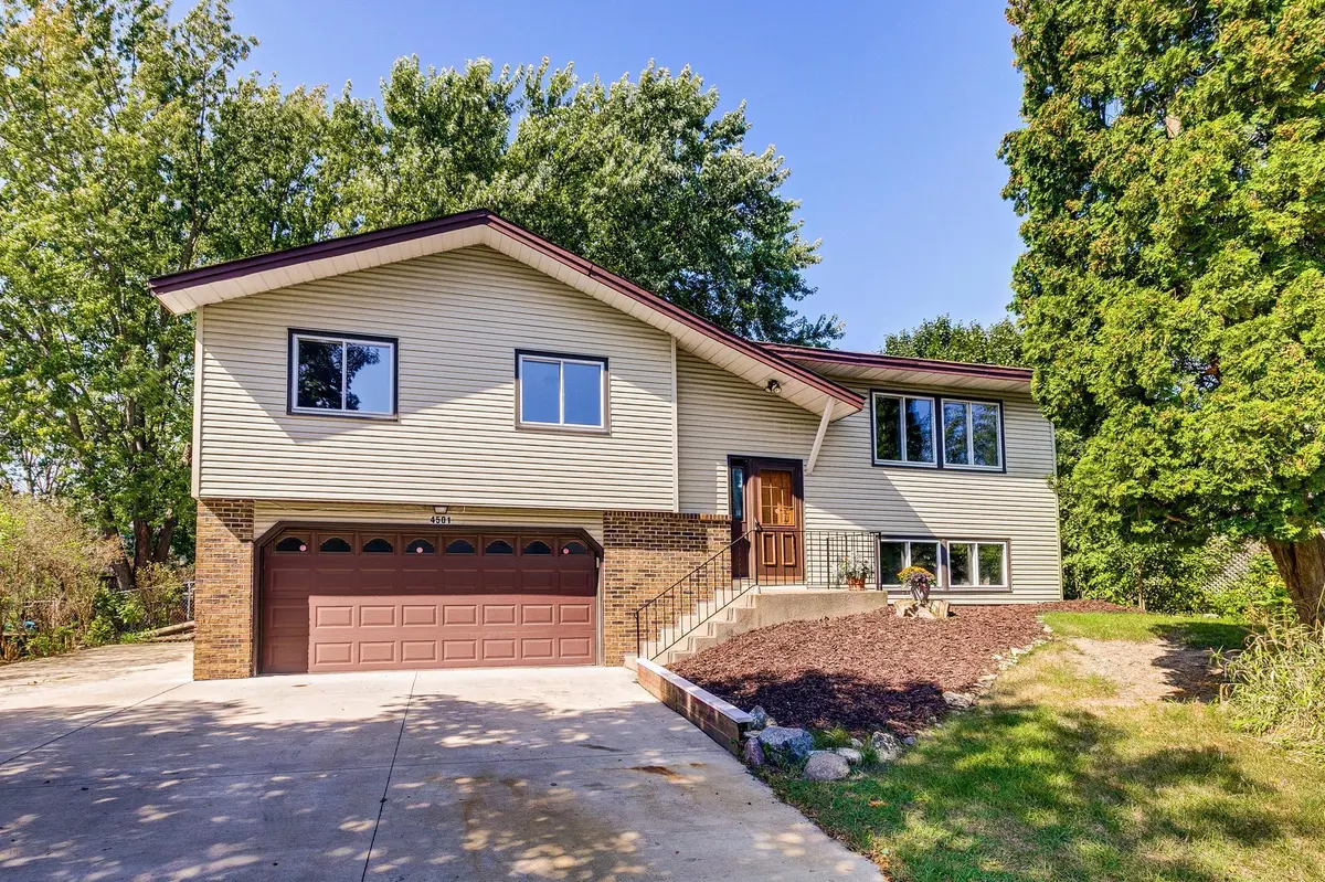 4501 Bramblewood AVE, Vadnais Heights, MN 55127