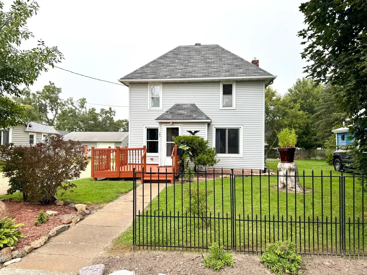 107 5th ST NE, Stewartville, MN 55976