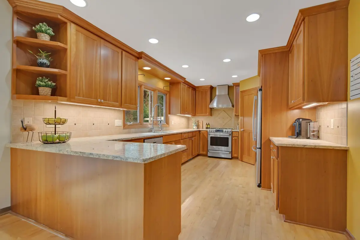 1833 Chatham TER, New Brighton, MN 55112
