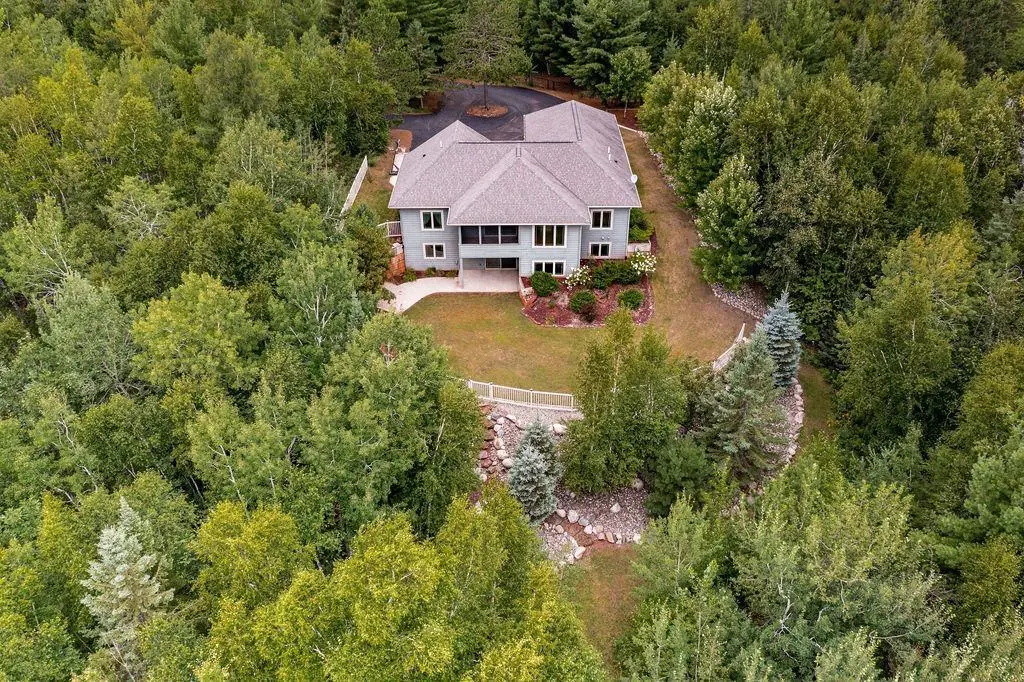 160 Pine Tree LN, Coleraine, MN 55722