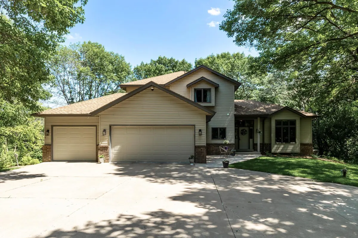 13756 Skyline CIR, Shakopee, MN 55379