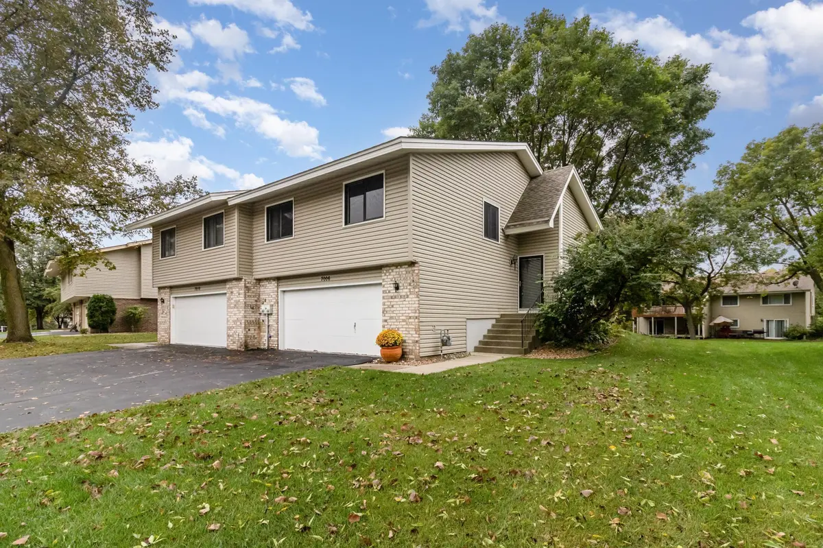 7006 Chaparral LN, Chanhassen, MN 55317