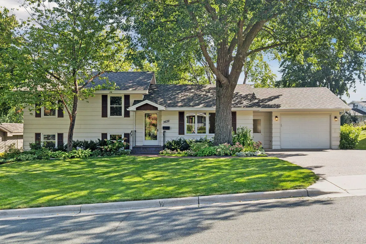 3632 Flag AVE N, New Hope, MN 55427