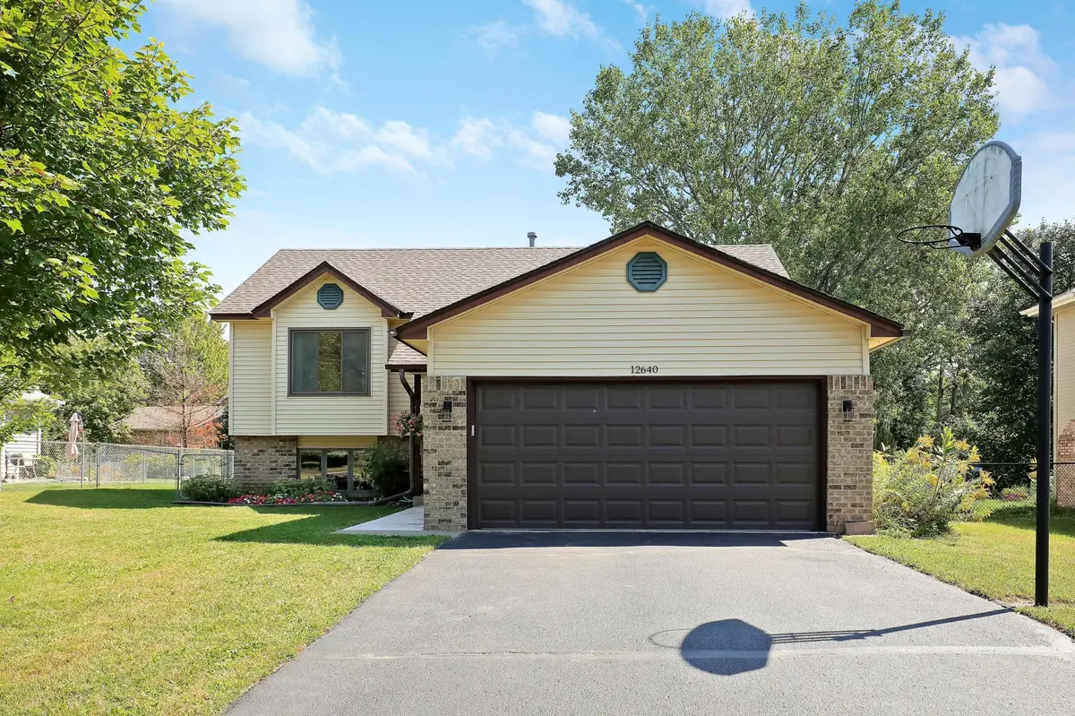12640 Eveleth PATH, Apple Valley, MN 55124