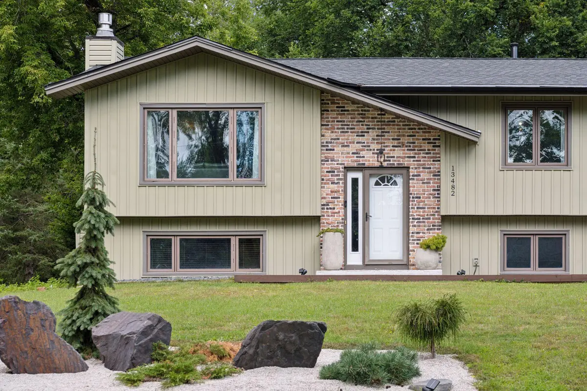 13482 Arthur ST W, Minnetonka, MN 55305
