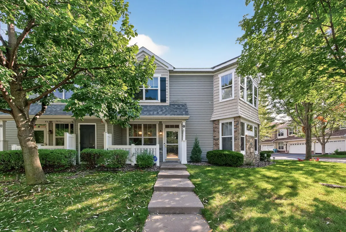 1632 Legacy Pkwy E #1, Maplewood, MN 55109