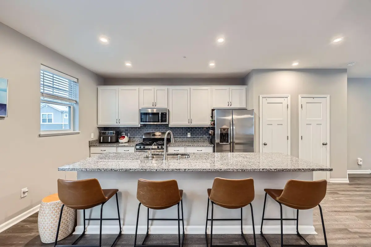 2191 Gateway Hill RD, North Saint Paul, MN 55109