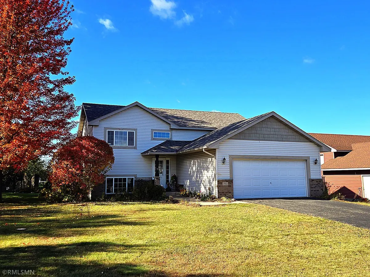 750 Morrison AVE S, Annandale, MN 55302
