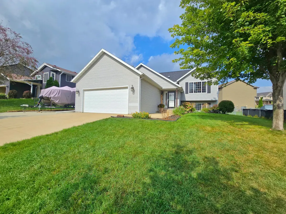 4312 Knotting Hill LN NW, Rochester, MN 55901