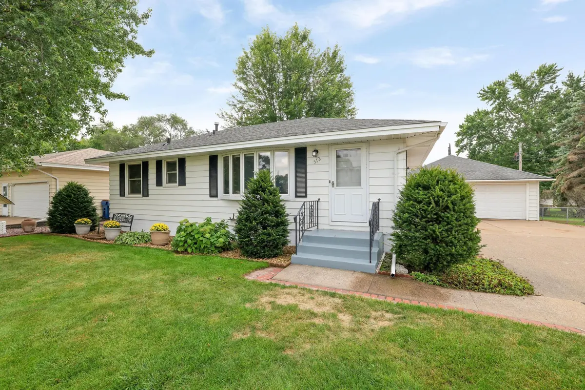 512 113th AVE NW, Coon Rapids, MN 55448