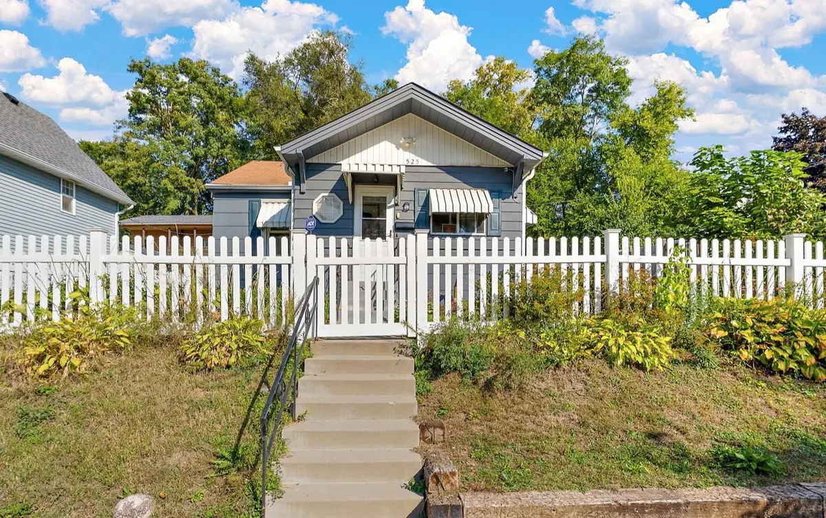 525 Lawson AVE E, Saint Paul, MN 55130