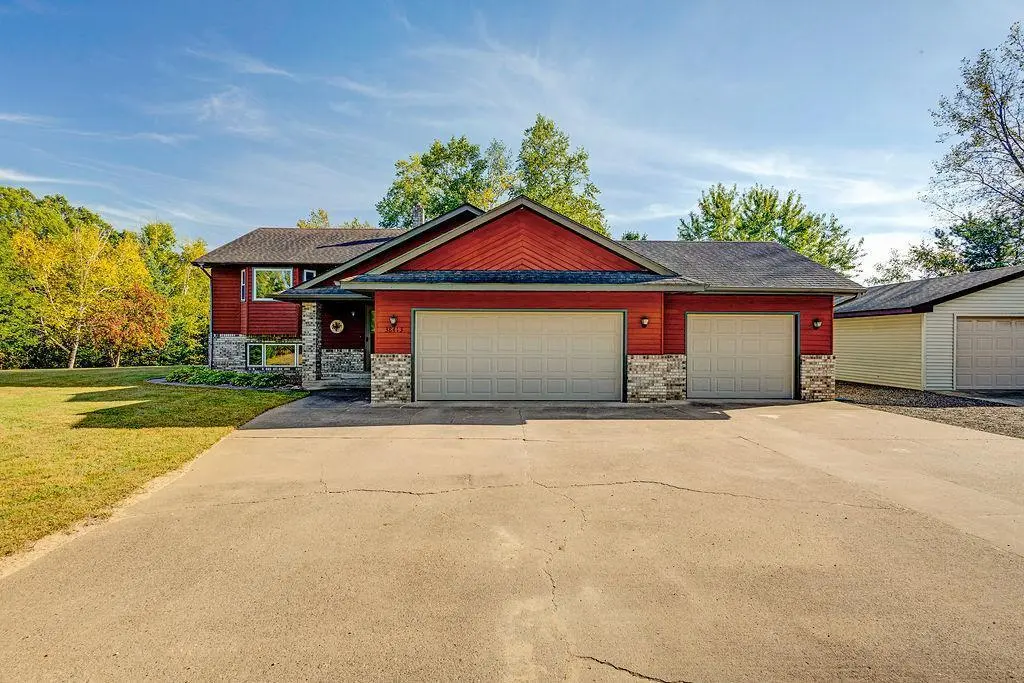 38413 Woodduck LN, North Branch, MN 55056