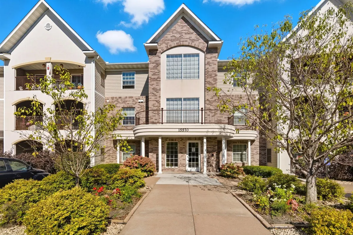 15570 Linnet ST NW #2-305, Andover, MN 55304