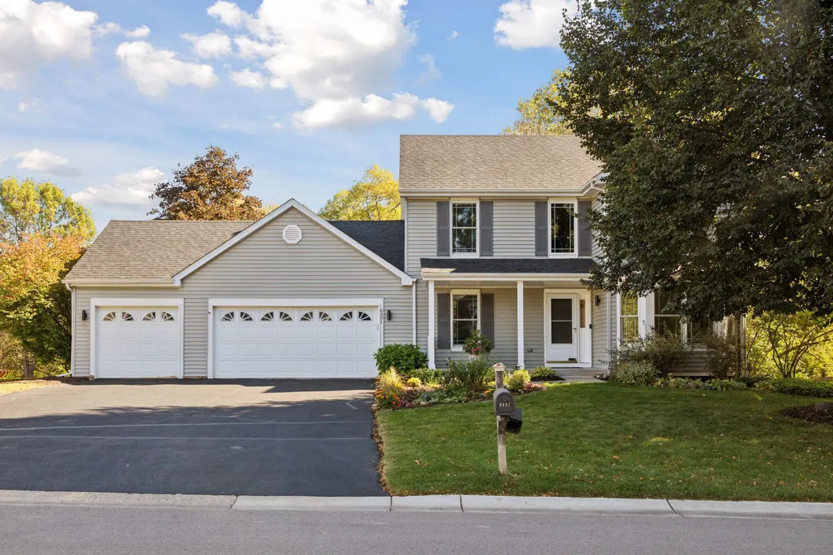 6491 Bretton WAY, Chanhassen, MN 55317